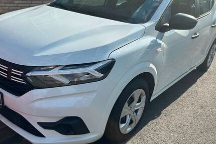 Dacia Sandero 3.500 km 9.990 &euro; Duisburg 47259