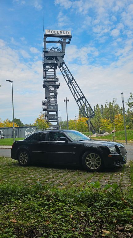 Chrysler 300C 241.000 km 15.555 € Bochum 44866