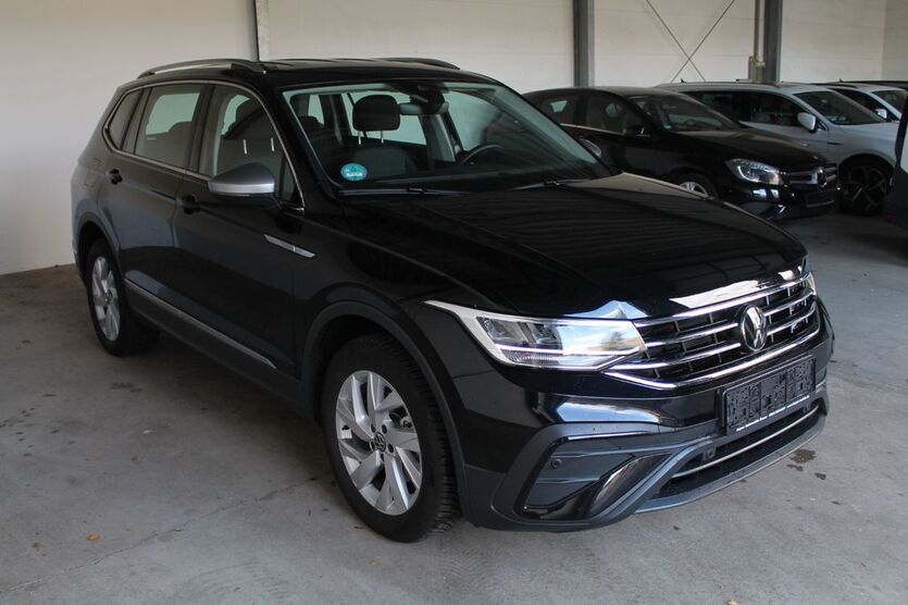 VW Tiguan Allspace 11.000 km 29.950 € Essen 45136