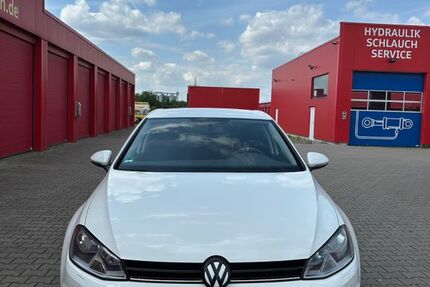 VW Golf 113.000 km 10.500 &euro; Kamp-Lintfort 47475