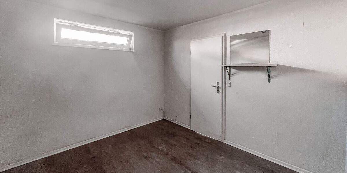 6 Wohnungen - 10 Garagen - 4 Stellplätze - 5 Balkone 2 zimmer