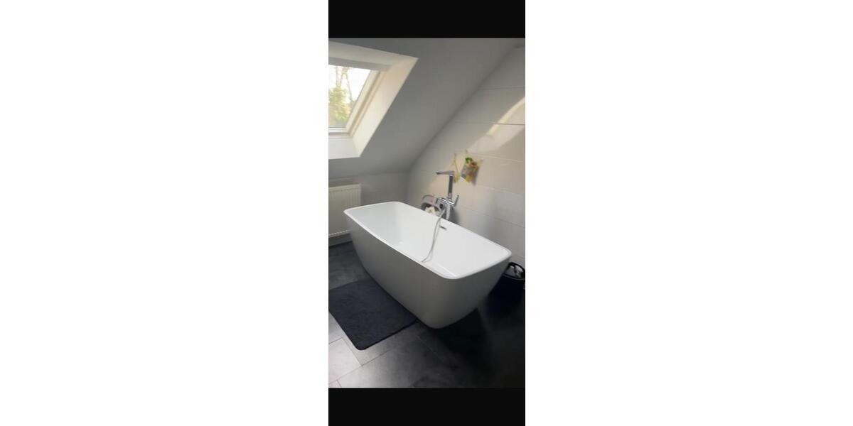 Dachgeschoßwohnung Essen Stadtbezirk V - 3.5 Zimmer, 84 m&sup2;, 1.046&euro; | Angebot:26355287