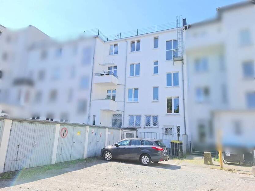 Recklinghausen-Zentrum! Vollvermietetes Wohn- und Geschäftshaus mit 6 Garagen als Renditeobjekt!