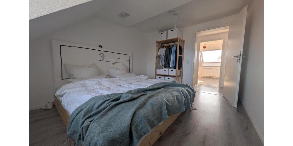 Dachgeschoßwohnung Bochum Günnigfeld - 4 Zimmer, 110 m&sup2;, 1.175&euro; | Angebot:26488136