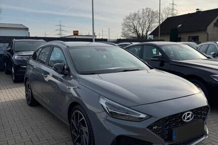 Hyundai i30 97.000 km 17.000 &euro; Duisburg 47239
