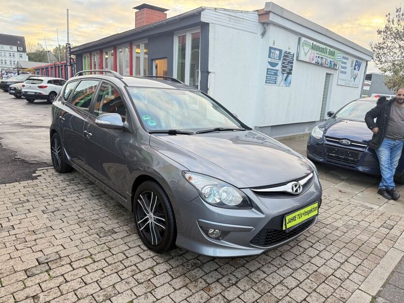 Hyundai i30 150.000 km 4.000 € Essen 45143