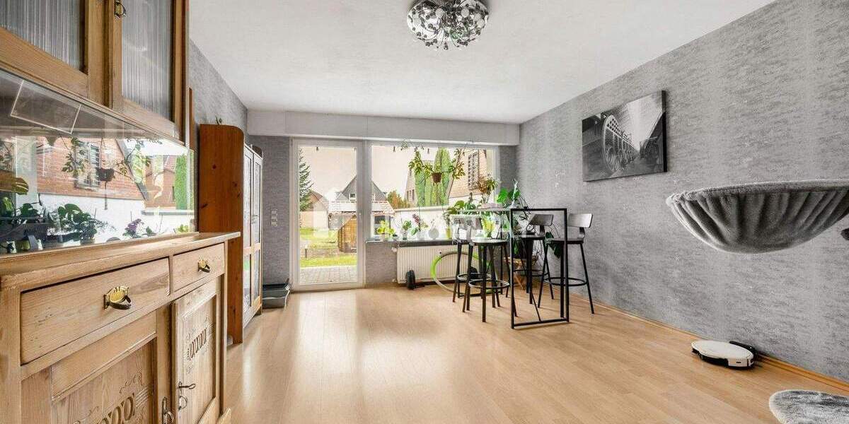 Charmante Doppelhaushälfte mit großem Grundstück und modernem Wohnkomfort 6 zimmer