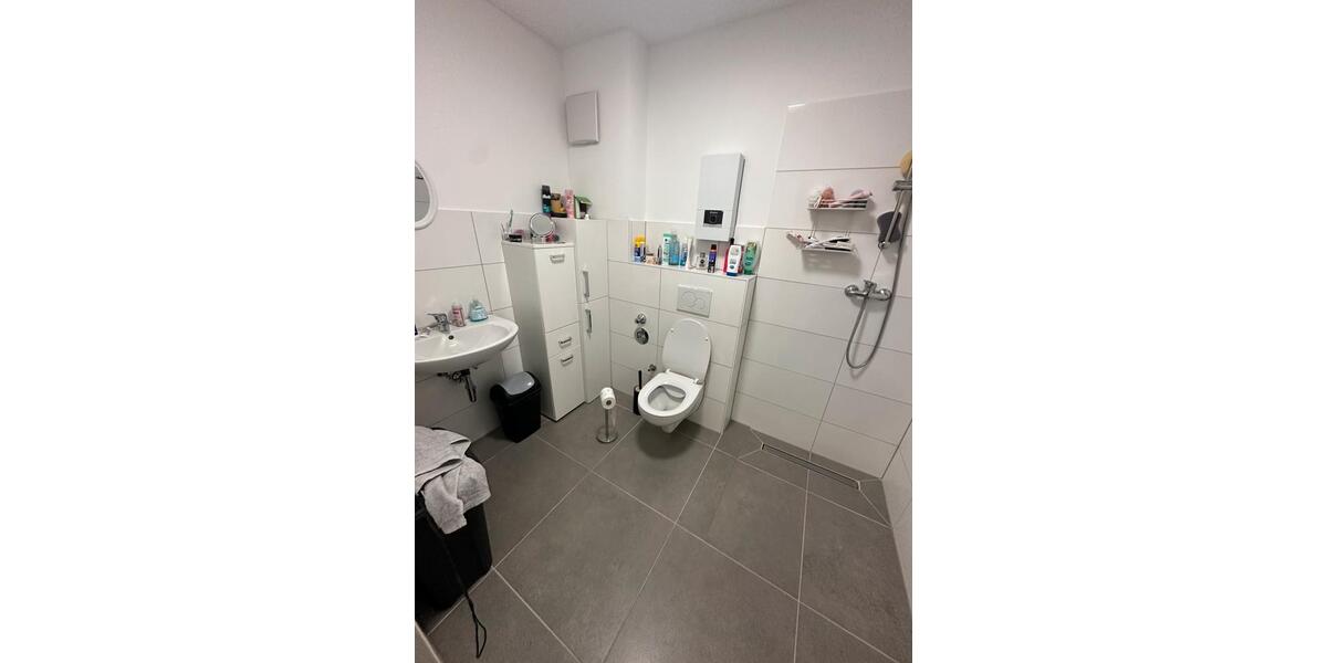 Etagenwohnung Duisburg Mittelmeiderich - 4 Zimmer, 93 m&sup2;, 1.150&euro; | Angebot:26341685