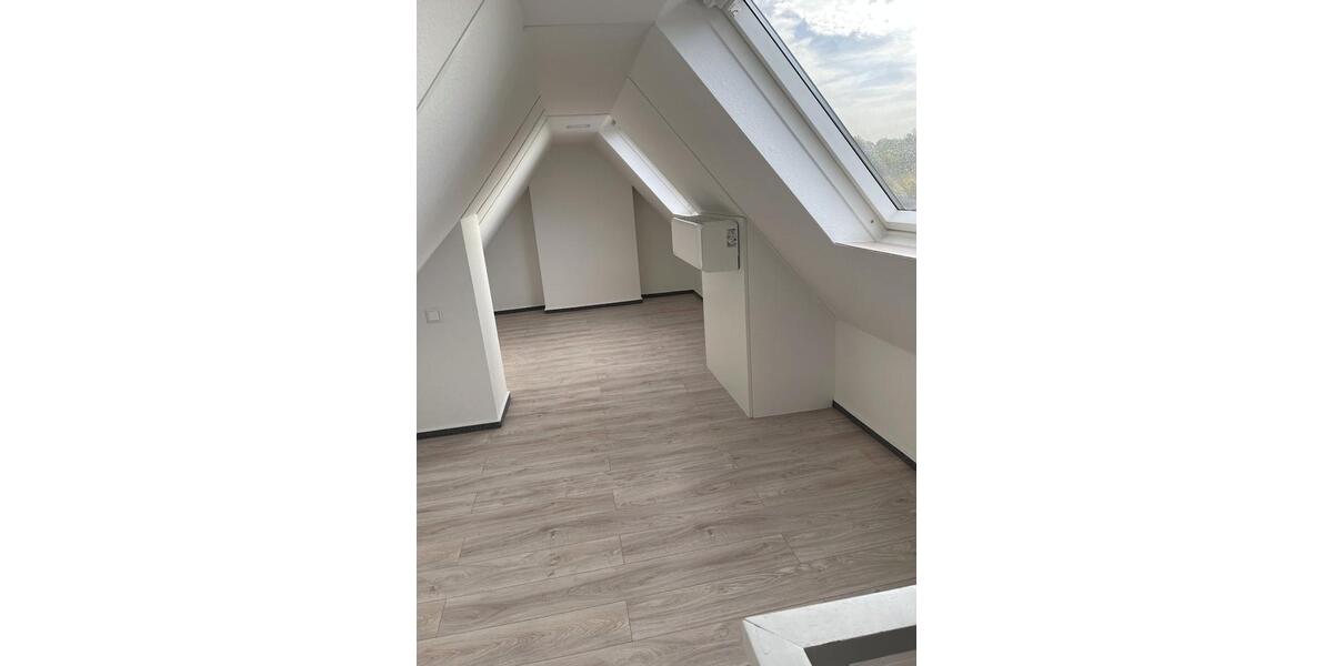 Dachgeschoßwohnung Essen Stadtbezirk VII - 2 Zimmer, 62 m&sup2;, 600&euro; | Angebot:26350508