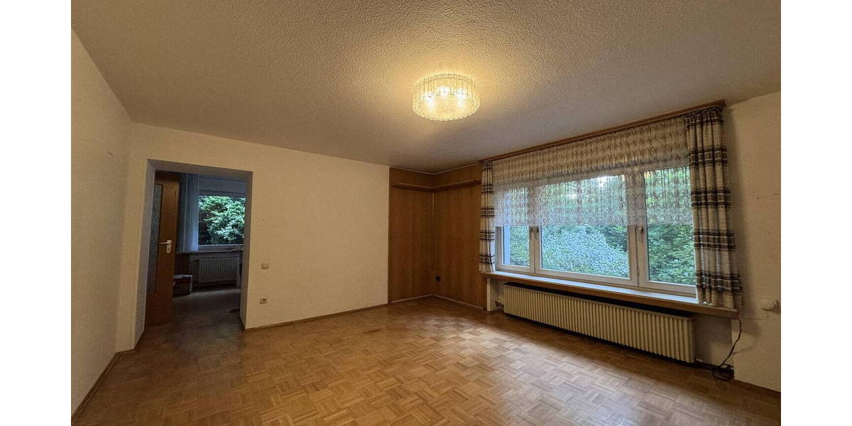 Einfamilienhaus Essen Bergerhausen - 8 Zimmer, 180 m&sup2;, 345.000&euro; | Angebot:26583846