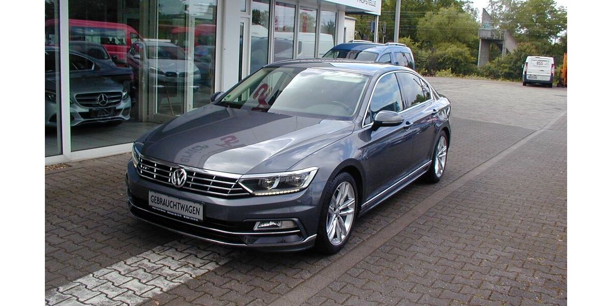 VW Passat 86.500 km 15.440 € Oberhausen 46117