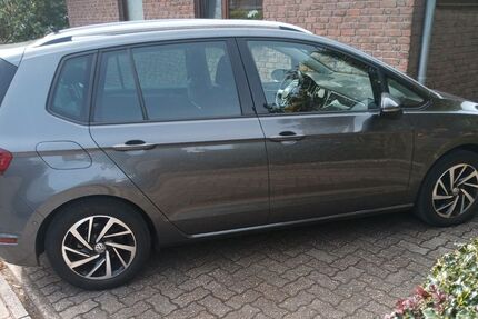 VW Golf Sportsvan 124.000 km 11.750 &euro; Wesel 46485