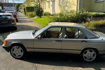 Mercedes-Benz 190 122.500 km 10.900 &euro; Bochum 44797