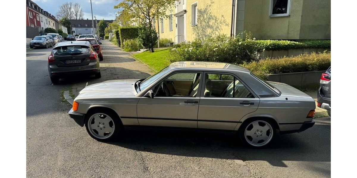 Mercedes-Benz 190 122.500 km 10.900 &euro; Bochum 44797