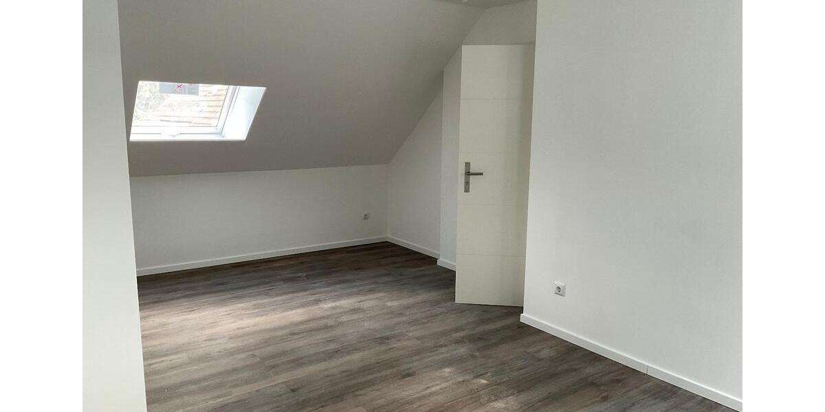 Kernsanierte Wohnung ab sofort frei,Erstbezug alles Neu! 4.5 zimmer