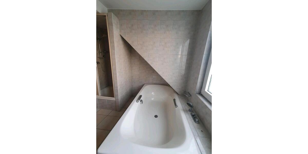 Dachgeschoßwohnung Gelsenkirchen - 2 Zimmer, 96 m&sup2;, 139.000&euro; | Angebot:25636925