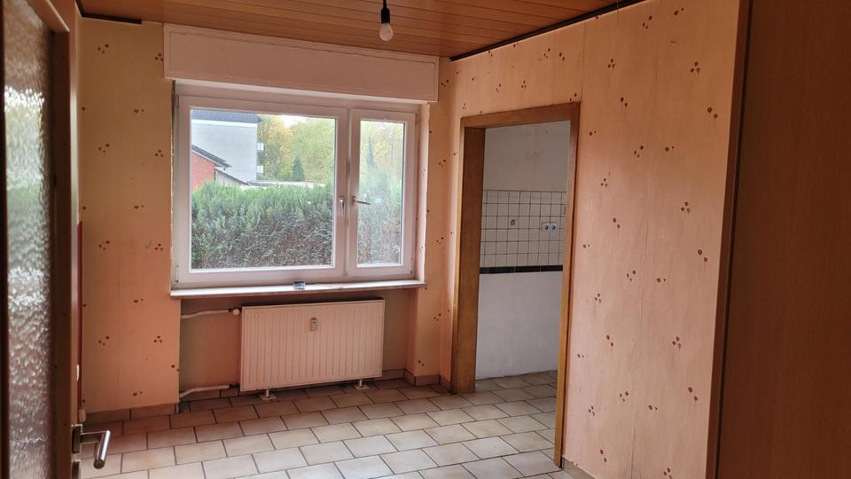 Provisionsfreies, Zweifamilienhaus mit Einliegerwohnung 8 zimmer