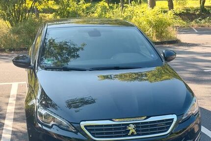 Peugeot 308 150.800 km 9.500 &euro; Oberhausen 46145