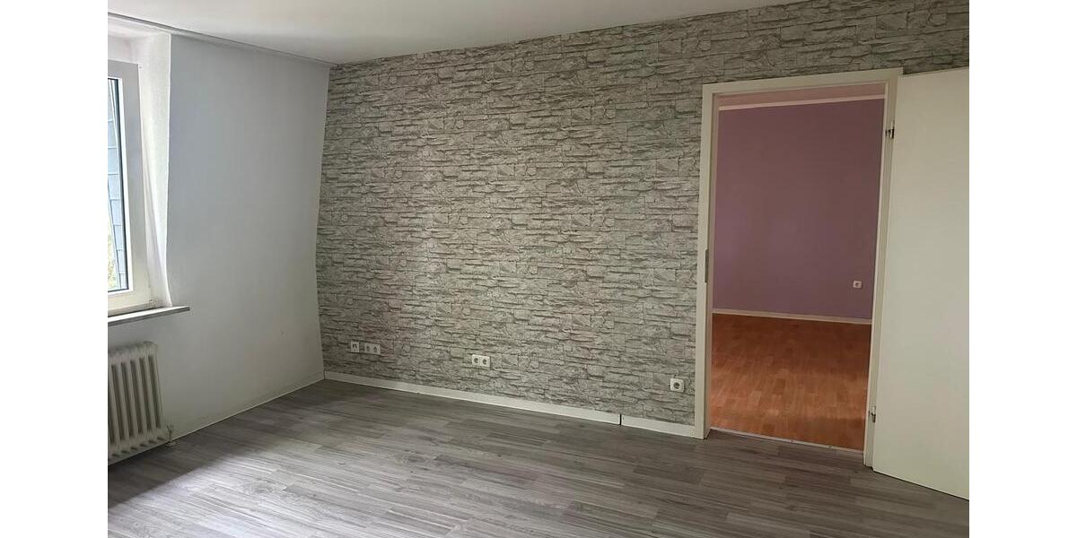Dachgeschoßwohnung Duisburg Essenberg - 3 Zimmer, 82 m&sup2;, 500&euro; | Angebot:26428316