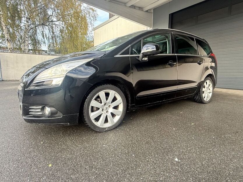 Peugeot 5008 68.000 km 6.500 € Essen 45141