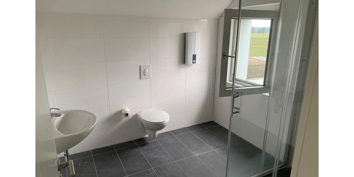 Dachgeschoßwohnung Oberhausen Schmachtendorf - 4 Zimmer, 85 m&sup2;, 600&euro; | Angebot:26670217