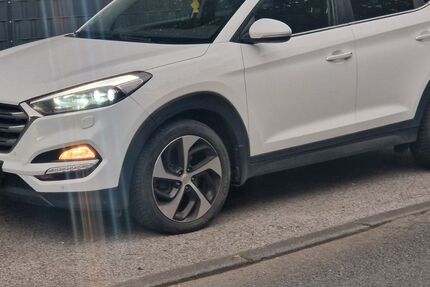 Hyundai TUCSON 110.000 km 15.500 &euro; Essen 45327