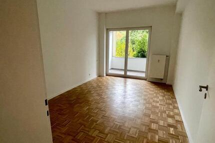 Neu renovierte 2,5 Zimmer Erdgeschoss Wohnung nähe Uni 2.5 zimmer