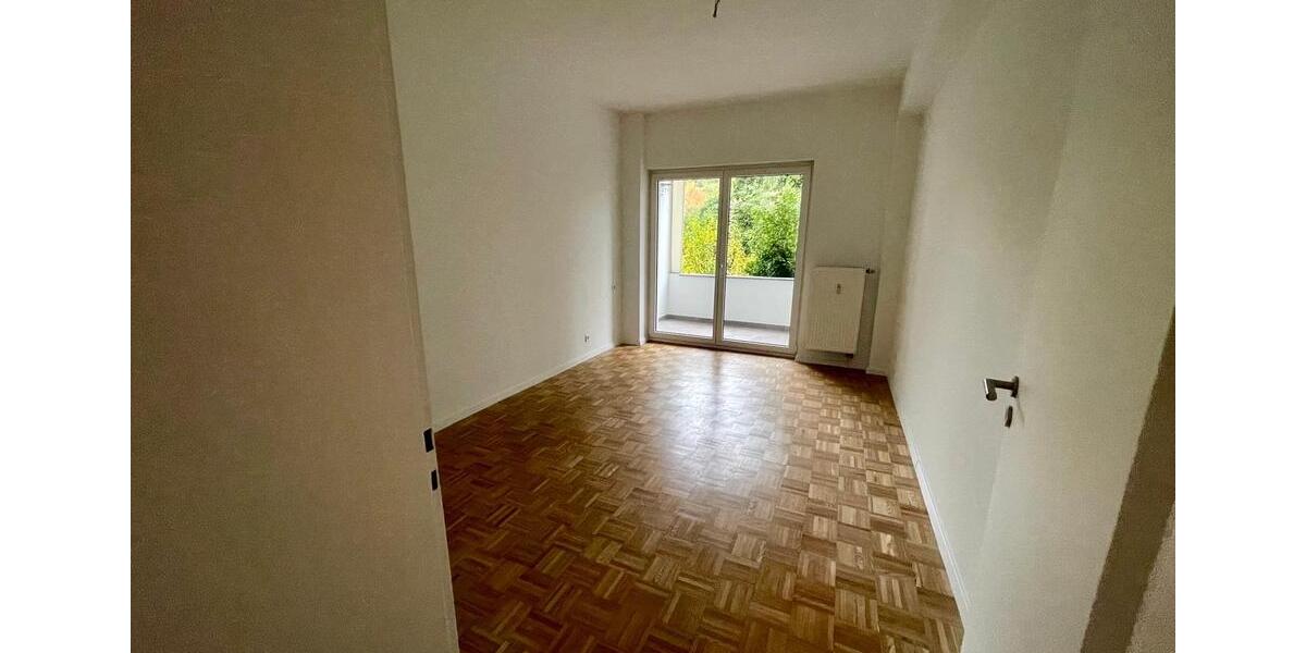 Neu renovierte 2,5 Zimmer Erdgeschoss Wohnung nähe Uni 2.5 zimmer