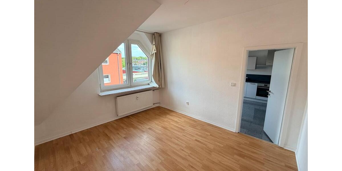 Dachgeschoßwohnung Essen Stadtbezirk II - 2 Zimmer, 65 m&sup2;, 790&euro; | Angebot:26347701