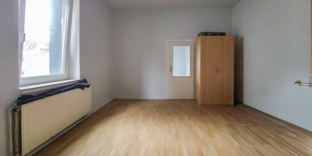 Einfamilienhaus + Mehrfamilienhaus - 7 Einheiten - 5 Garagen - freistehend 1 zimmer