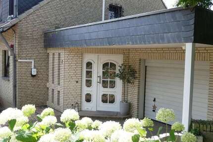 Haus zum Mieten in Mülheim an der Ruhr 2.250 € 155 m²