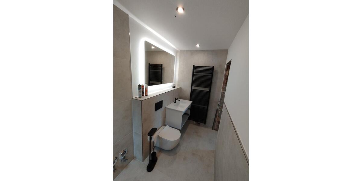 Dachgeschosswohnung *** Erstbezug nach vollständiger Sanierung ** 3 zimmer