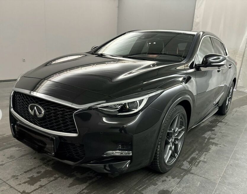 INFINITI Q30 43.850 km 19.990 € Duisburg 47058