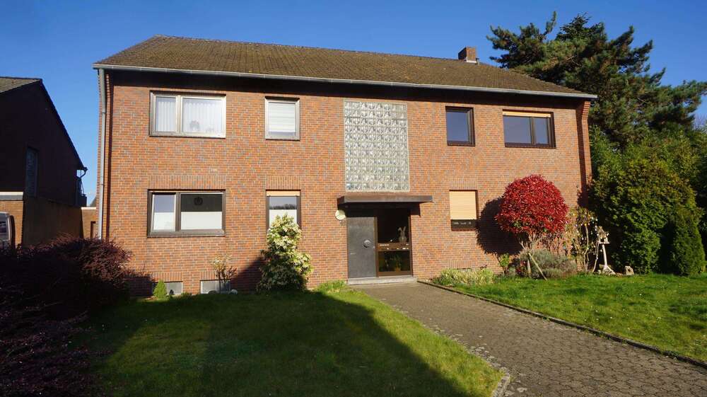 Einfamilienhaus Moers - 12 Zimmer, 295 m&sup2;, 485.000&euro; | Angebot:26188343