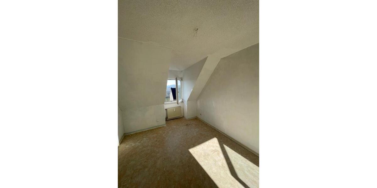Dachgeschoßwohnung Velbert Pöthen - 3 Zimmer, 81 m&sup2;, 460&euro; | Angebot:25363968