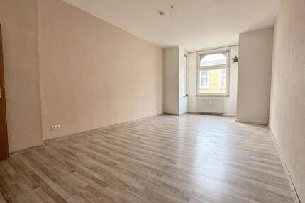 Großzügige 5-Zimmer-Wohnung mit 2 Bädern und Balkon - Ab sofort!