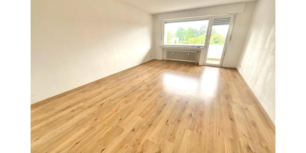 Große 3 Zimmerwohnung mit Balkon 3 zimmer