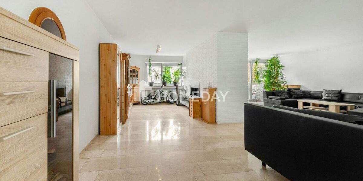 Modernisierte Erdgeschosswohnung mit Kamin, Massagedusche & privatem Garten - Wohnen mit Stil 3 zimmer