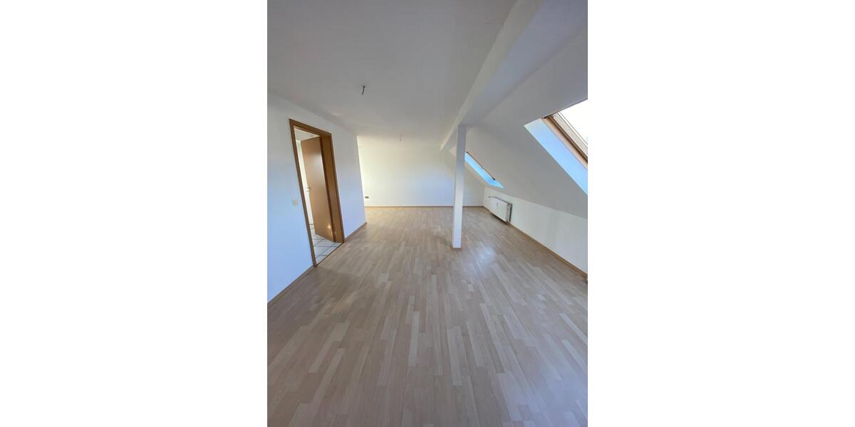 Dachgeschoßwohnung Oberhausen Osterfeld - 2.5 Zimmer, 67 m&sup2;, 395&euro; | Angebot:25439698
