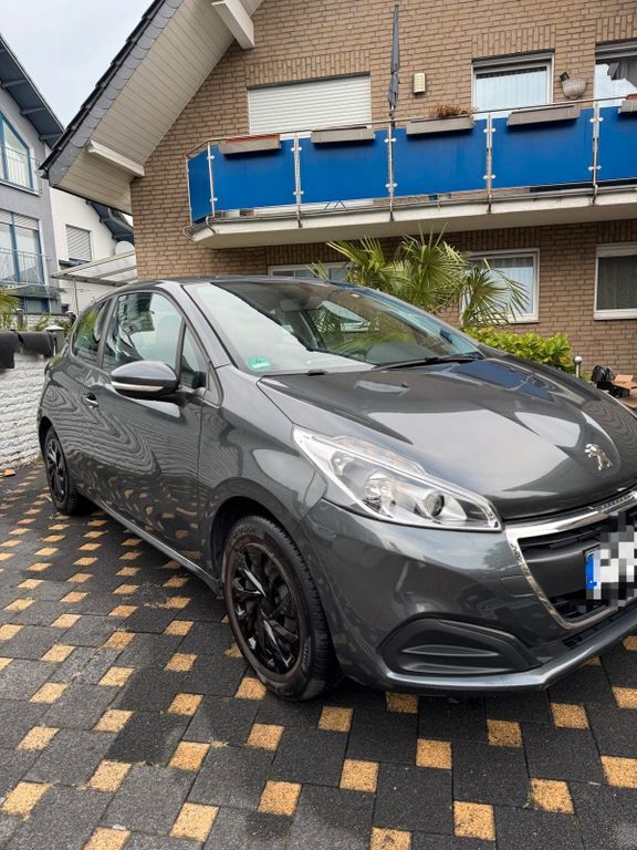 Peugeot 208 98.077 km 7.000 € Rheinberg 47495