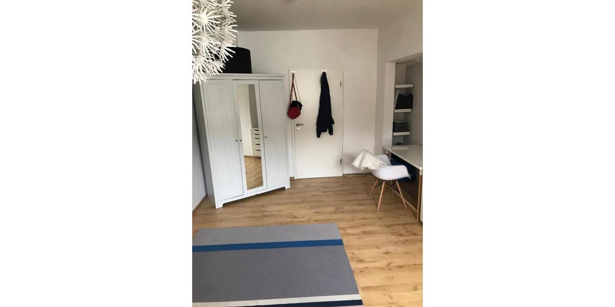 Dachgeschoßwohnung Essen Stadtbezirk II - 3 Zimmer, 95 m&sup2;, 995&euro; | Angebot:25444023