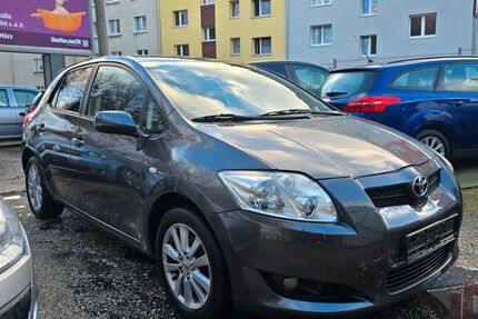 Toyota Auris 124.000 km 6.800 &euro; Essen 45144