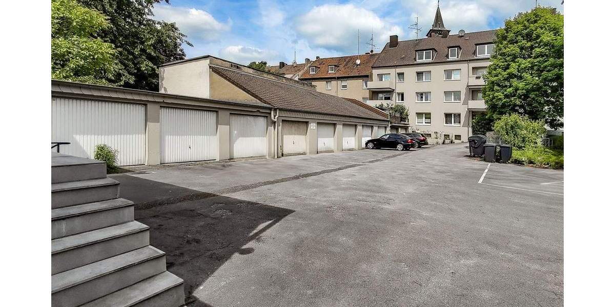 6 Wohnungen - 10 Garagen - 4 Stellplätze - 5 Balkone 2 zimmer