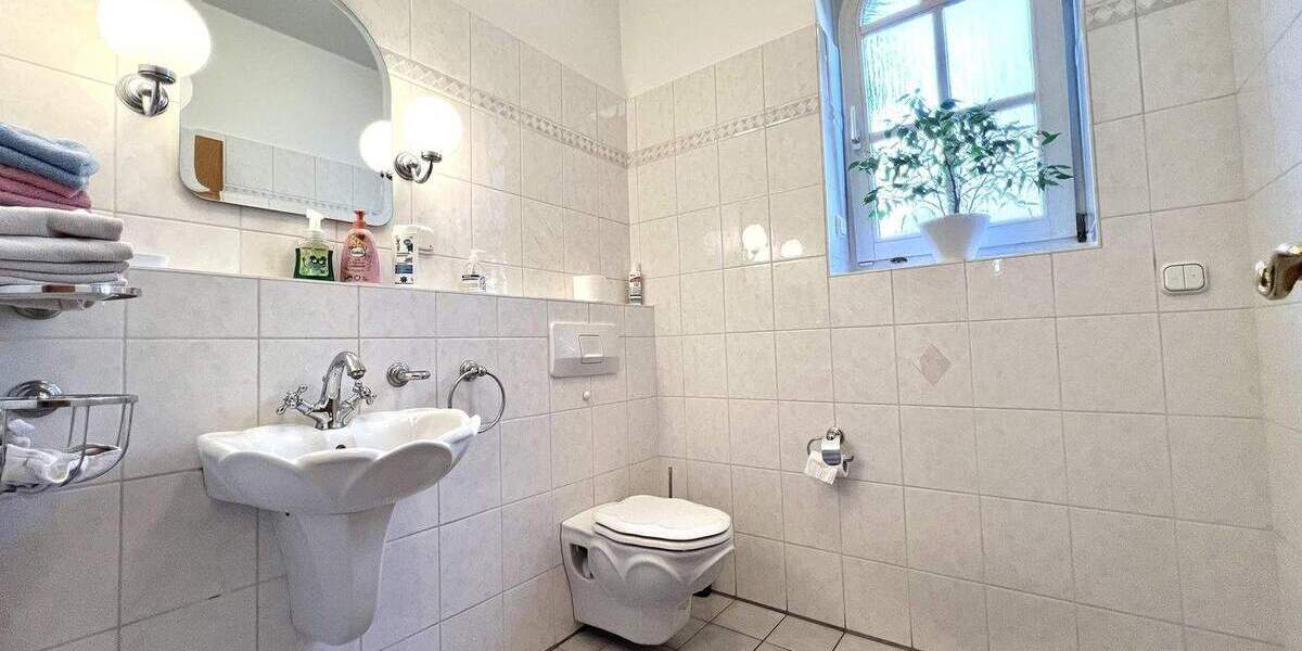 Einfamilienhaus Gladbeck Mitte - 9 Zimmer, 307 m&sup2;, 930.000&euro; | Angebot:25190761