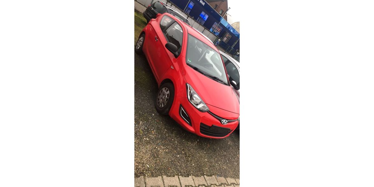 Hyundai i20 90.000 km 1.280 &euro; Oberhausen 46149