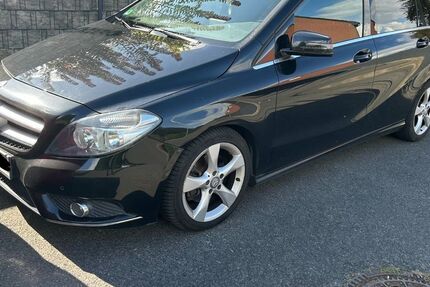 Mercedes-Benz B 180 193.000 km 6.600 &euro; Duisburg 47239