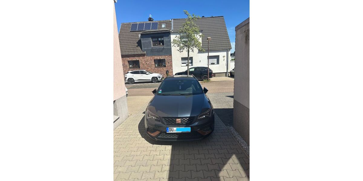 Seat Leon 62.000 km 28.500 &euro; Duisburg 47178