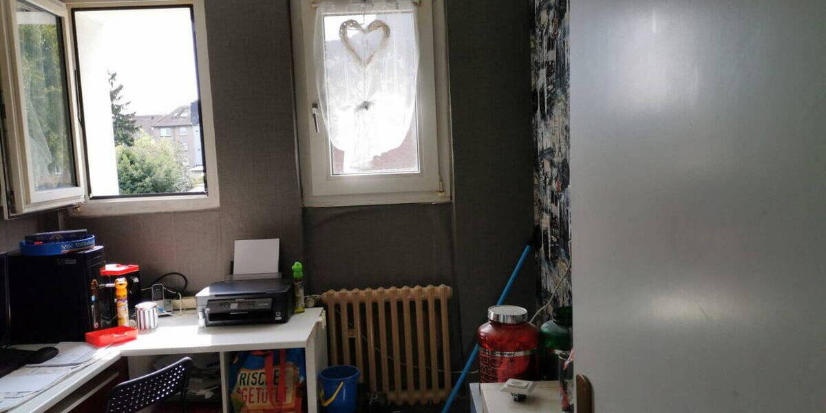 Etagenwohnung Duisburg Untermeiderich - 4 Zimmer, 100 m&sup2;, 579&euro; | Angebot:26283855