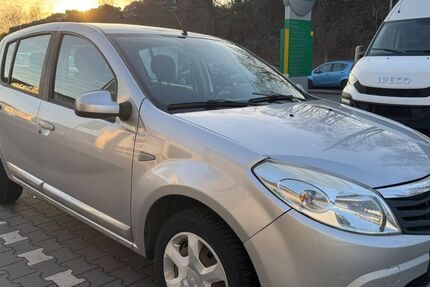 Dacia Sandero 179.000 km 2.290 &euro; Bottrop 46238