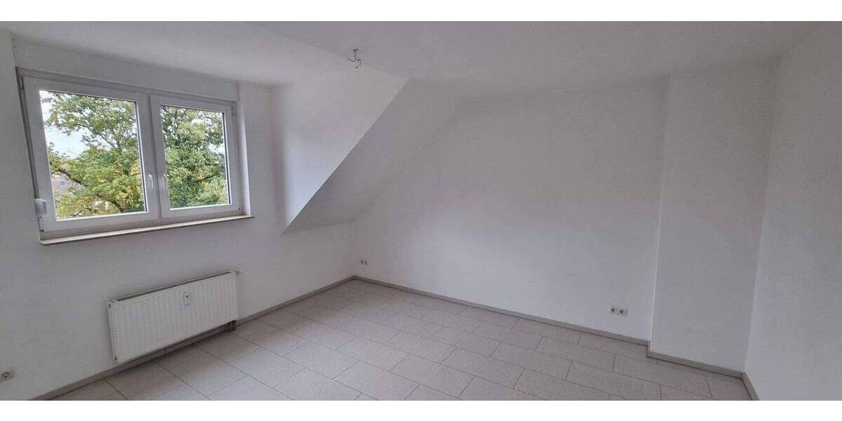 Etagenwohnung Oberhausen Sterkrade-Mitte - 3 Zimmer, 90 m&sup2;, 680&euro; | Angebot:26920815
